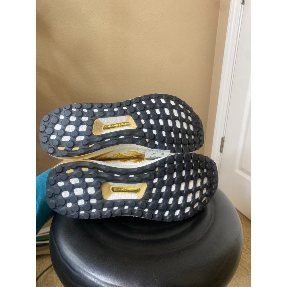 Size 8 - Fortnite x adidas UltraBoost 1.0 Victory Crown White - Picture 7 of 7